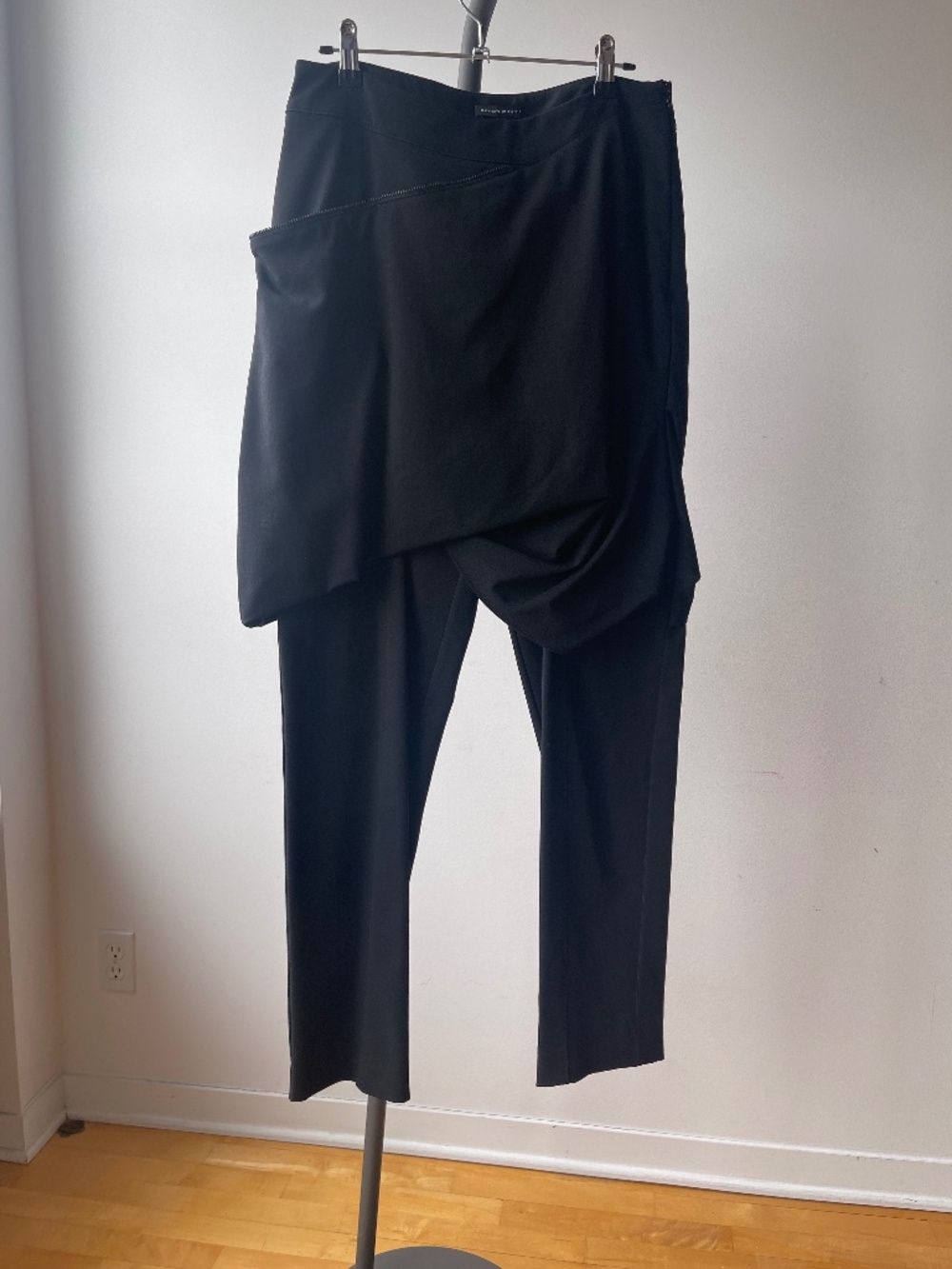 Sarah Pacini black pants – architectural design